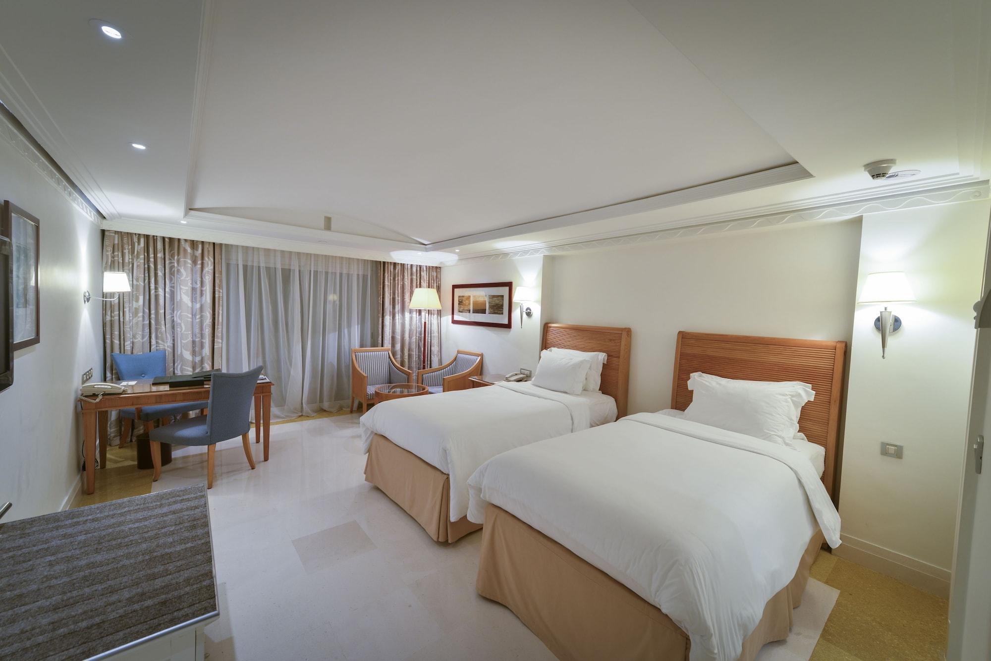 L' Amphitrite Palace Beach Resort & Spa Скира Экстерьер фото