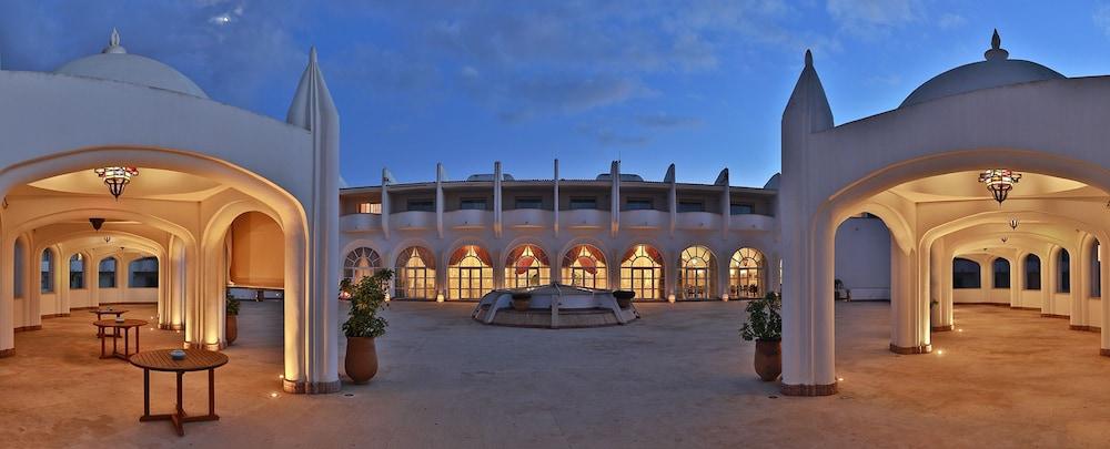 L' Amphitrite Palace Beach Resort & Spa Скира Экстерьер фото