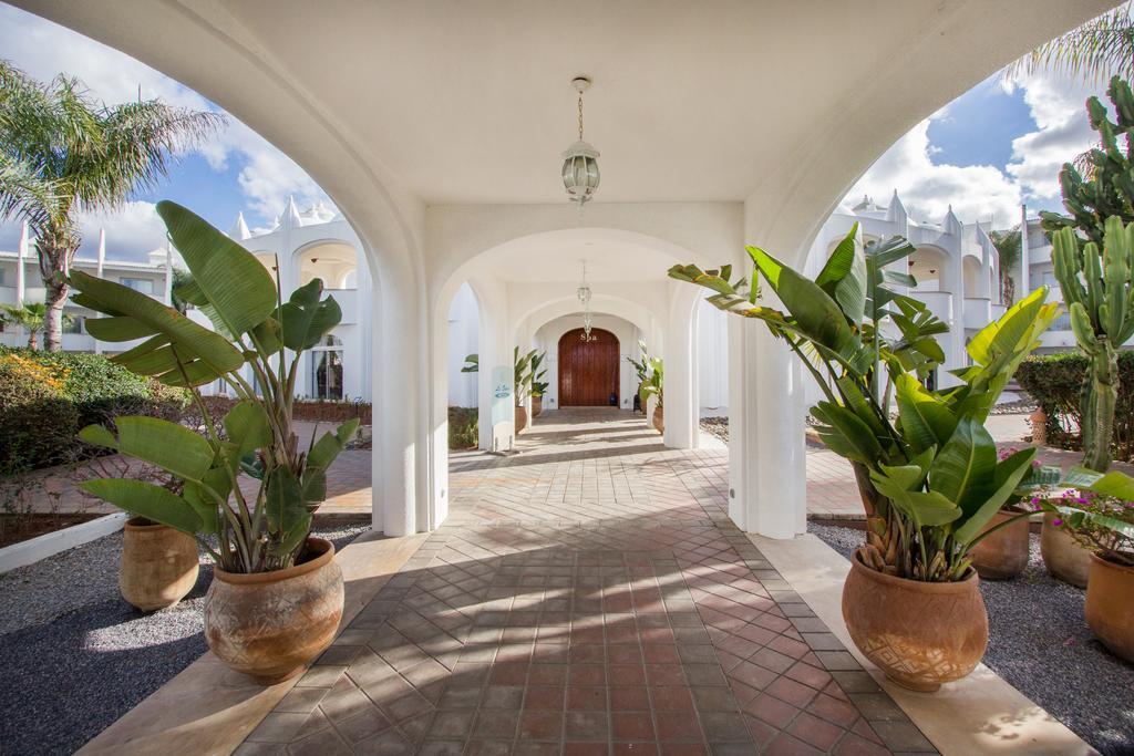 L' Amphitrite Palace Beach Resort & Spa Скира Экстерьер фото