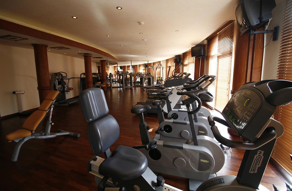 L' Amphitrite Palace Beach Resort & Spa Скира Экстерьер фото